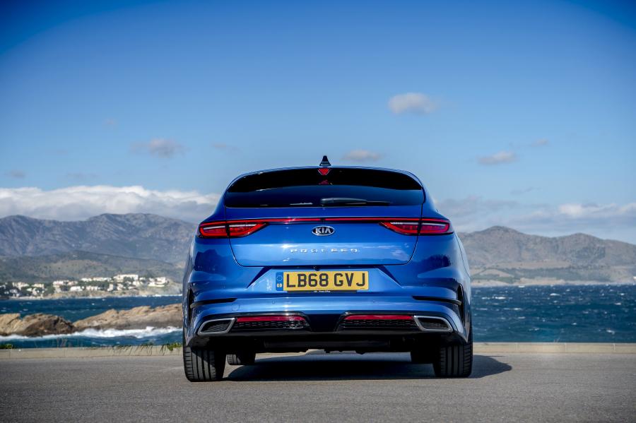  Kia ProCeed GT Line S 2019 года  (UK) (фото 29 из 41)
